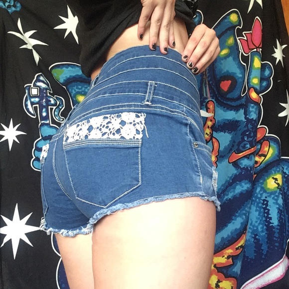 High waisted shorts - Picture 2 of 3